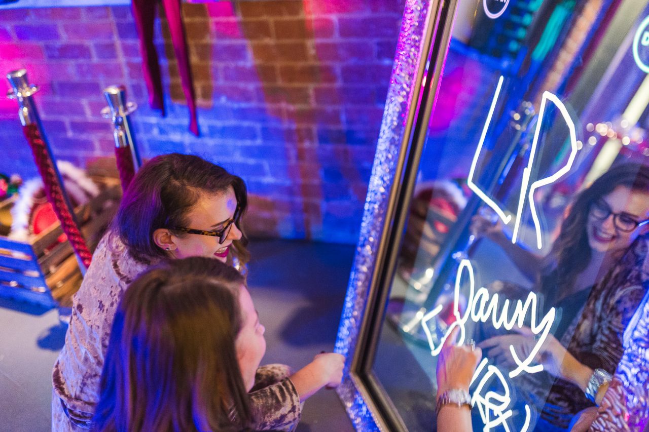 Touch Screen Photo Signing